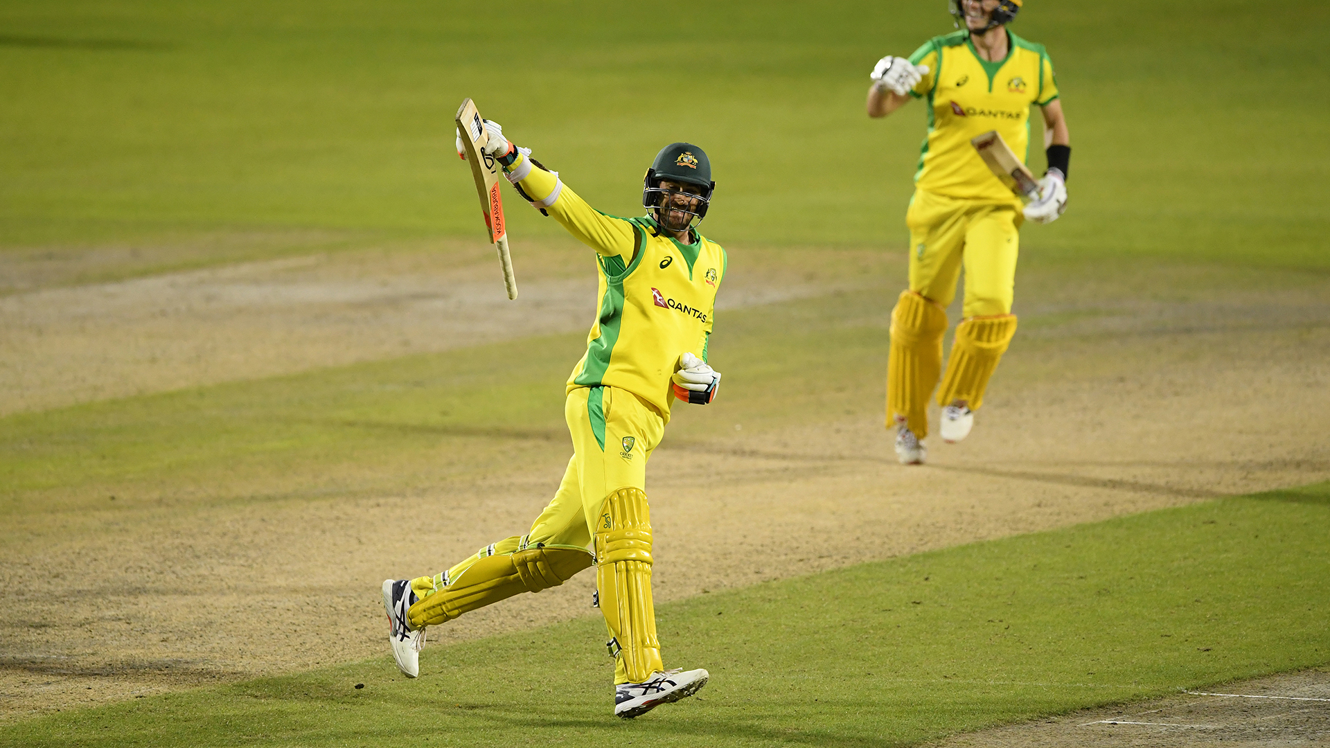 Glenn Maxwell and Alex Carey's mammoth stand guides Australia to